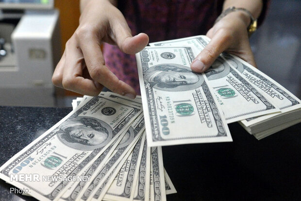 دلار آمریکا پنج شنبه 11 دی ١٣٩٩ به ٢5٧٠٠ تومان رسید